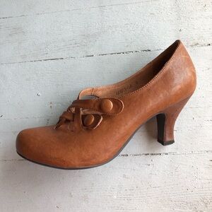 Crown Vintage 30s/40s Style Heels
